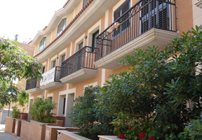 Nova promoci&oacute; a Reus. 13 xalets adosats amb jard&iacute;